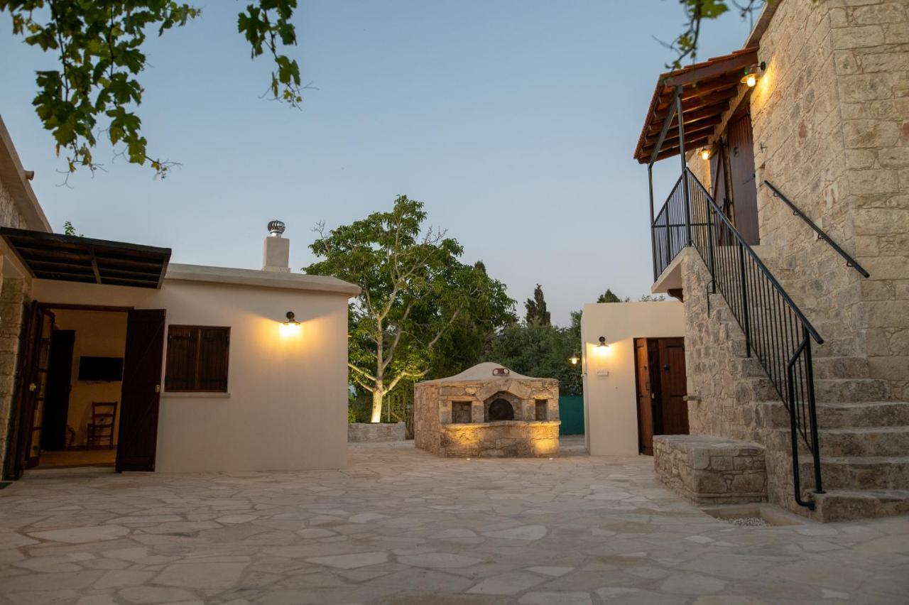 Droshia Traditional Homes, Coco-Mat Full Experience Dhrousha Экстерьер фото