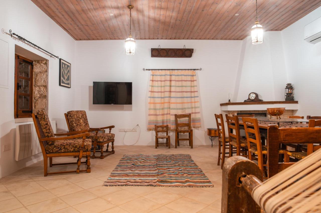 Droshia Traditional Homes, Coco-Mat Full Experience Dhrousha Экстерьер фото