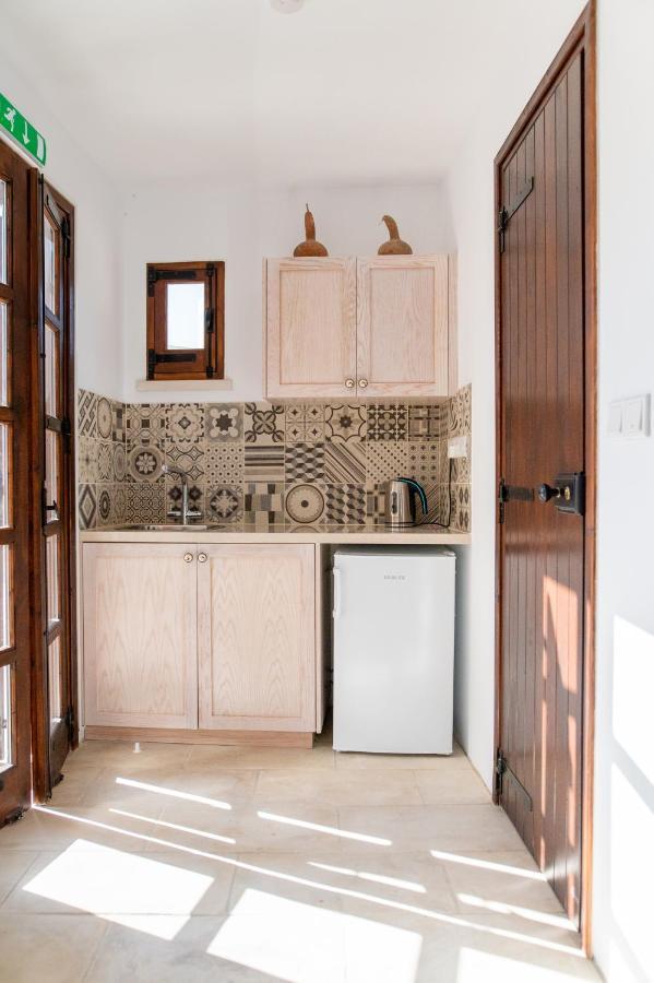 Droshia Traditional Homes, Coco-Mat Full Experience Dhrousha Экстерьер фото